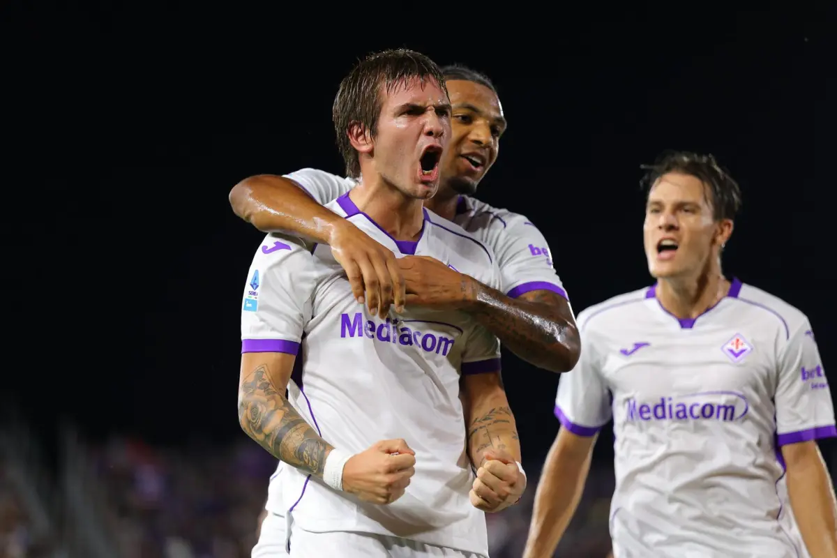 Franco Mastantuono anotó un hat-trick en el triunfo de la Fiorentina ante Venezia - EFE