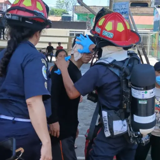 Los rescatistas atendieron a varias personas heridas en los bloqueos. ,Bomberos Municipales Departametales.