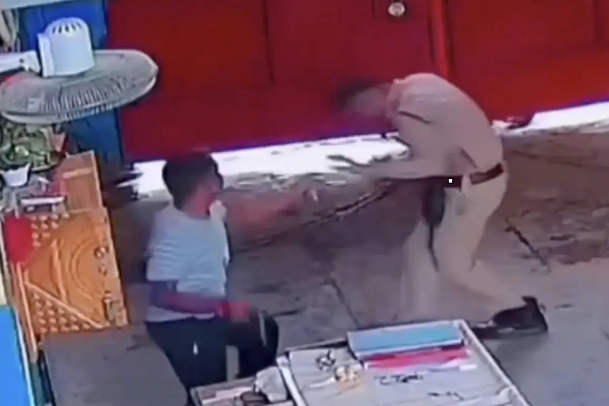 Reo golpeó a un guardia y lanzó chile en sus ojos en intento de fuga de prisión en India., Captura de pantalla video de X.
