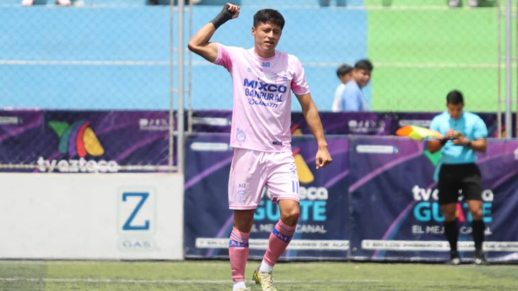 Celebración de Mixco ante Aurora | Alex Meoño