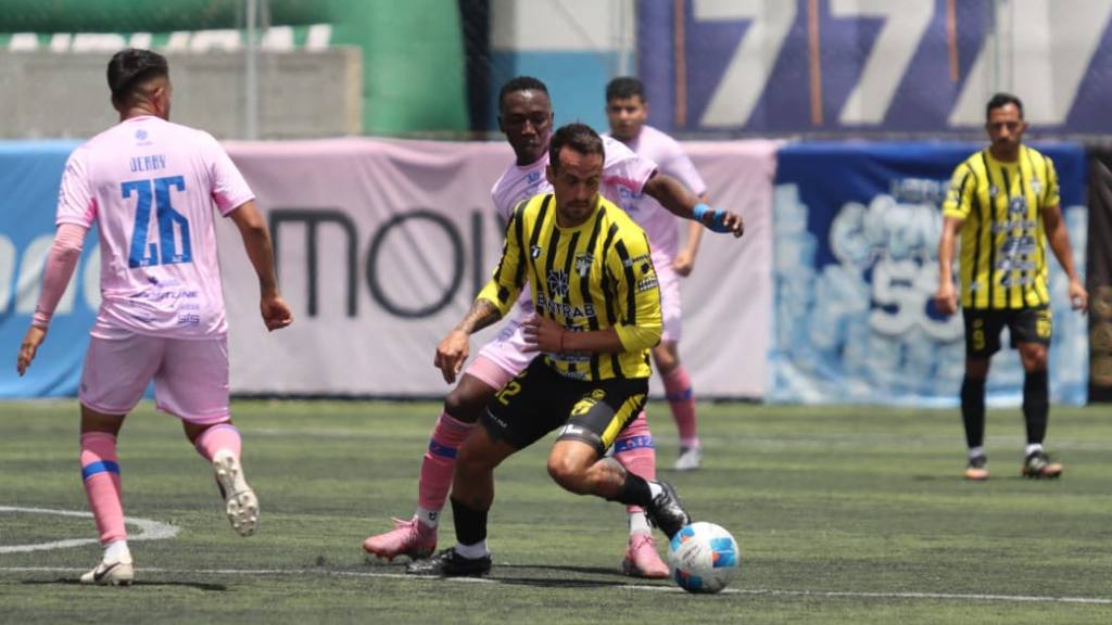 Partido entre Mixco y Aurora por la jornada 9 del Apertura 2026 | Alex Meoño