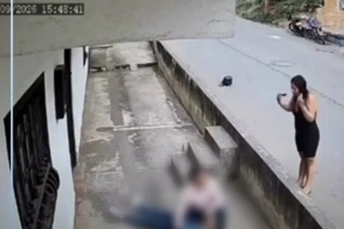 Brutal riña deja a un hombre al borde de la muerte., Captura de pantalla video de X.