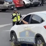 Automovilista ebrio desata caos y todo queda grabado en Amatitlán. ,Captura de pantalla video de Facebook.