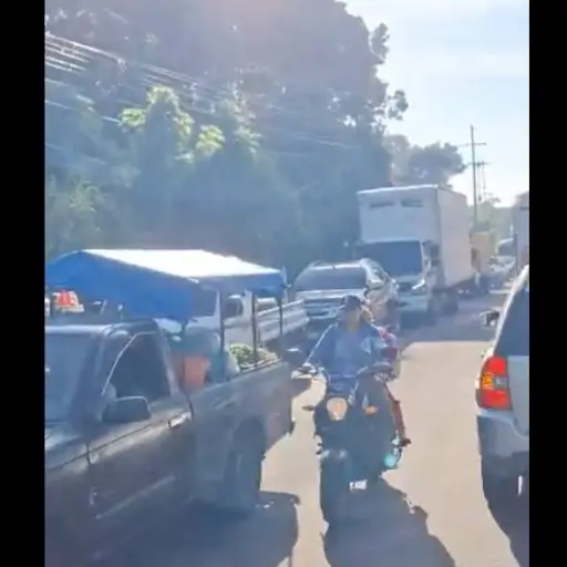 Bloqueo en km 168 de CA-2 Occidente, Cuyotenango, Suchitepéquez. ,Emisoras Unidas Departamentales