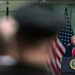 Trump publica número de senador y pide llamarlo para apoyar ley sobre horario de veranot