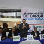 Transportistas de Carga de Guatemala brindaron una conferencia de prensa el viernes, 18 de septiembre, para explicar el impacto en sus operaciones debido al alza de los precios de los combustibles. ,Omar Solís/Emisoras Unidas