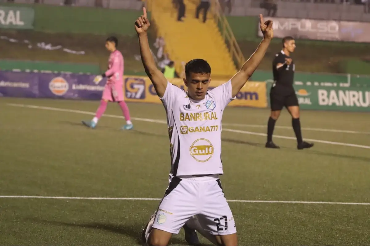 Omar Duarte, jugador de Comunicaciones
