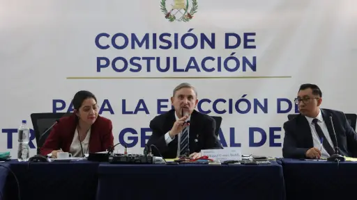 Miquel Cortés, presidente de la Comisión de Postulación para la elección de Contralor General de Cuentas, y otros integrantes de esa instancia durante la sesión del 18 de septiembre de 2026. ,Omar Solís/Emisoras Unidas