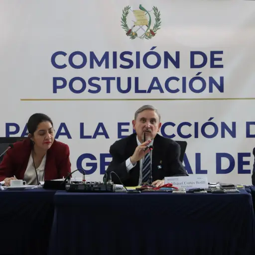 Miquel Cortés, presidente de la Comisión de Postulación para la elección de Contralor General de Cuentas, y otros integrantes de esa instancia durante la sesión del 18 de septiembre de 2026. ,Omar Solís/Emisoras Unidas