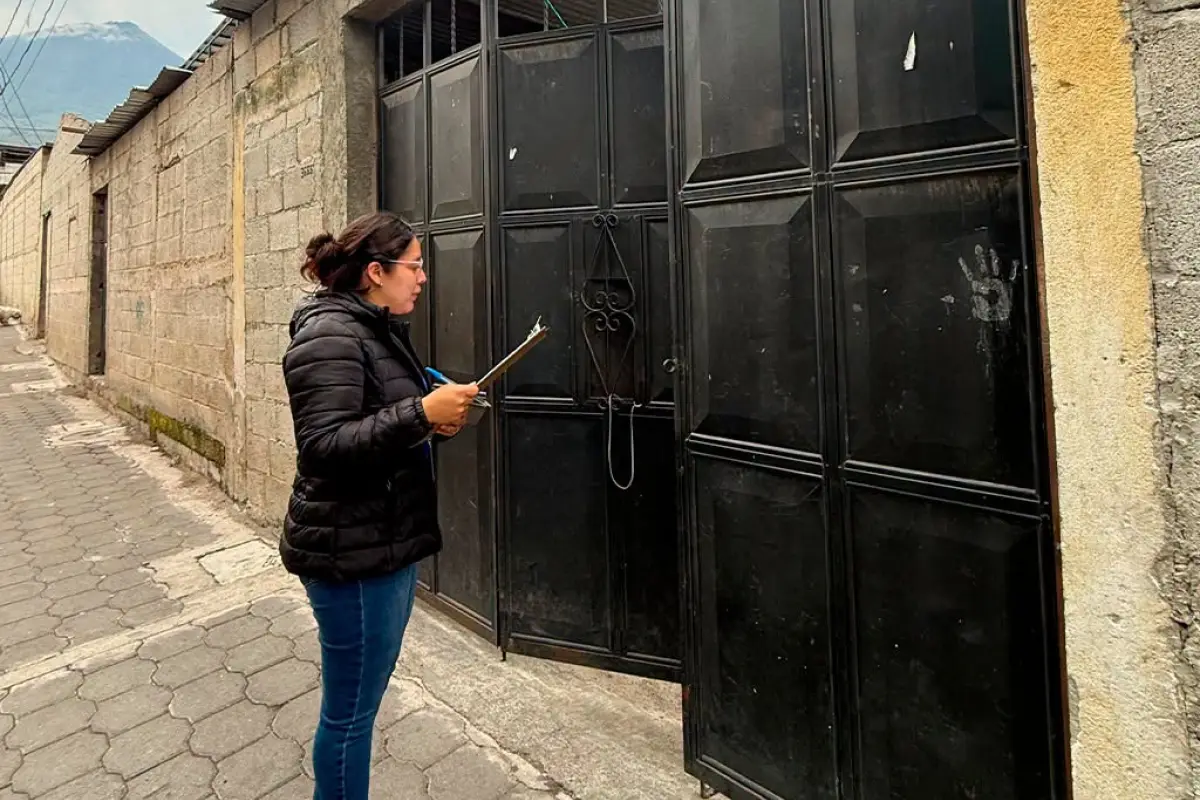 El personal del Juzgado Municipal notificó las multas a los vecinos por mal uso del agua., Municipalidad de Ciudad Vieja.