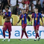 Un hat-trick Raphinha decide el partido y el Barcelona se afianza en la cimat