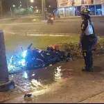 El motorista perdió la vida tras un hecho vial en el Obelisco. ,Bomberos Voluntarios