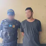 El individuo fue detenido en la zona 12 de Villa Nueva por su presunta vinculación con los ataques simultáneos contra la PNC. ,PNC