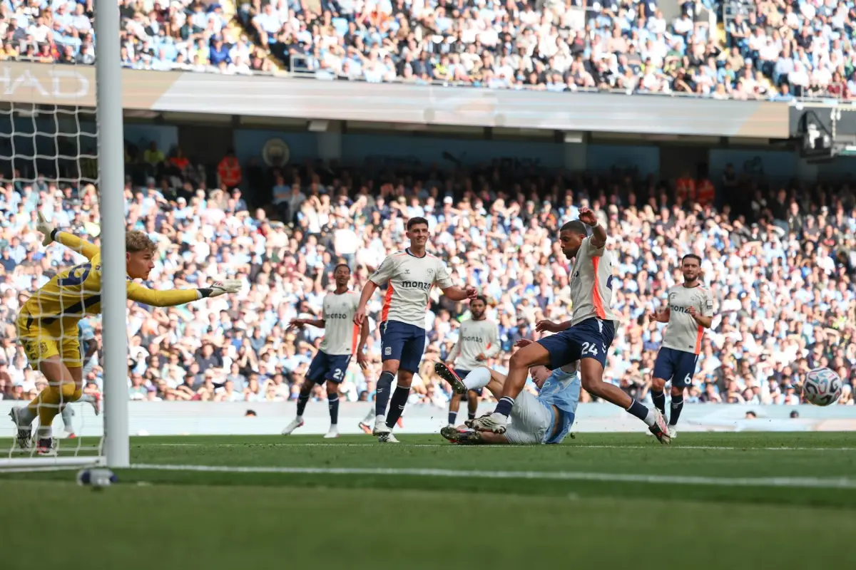 Triunfo del Manchester City ante el Coventry City - EFE