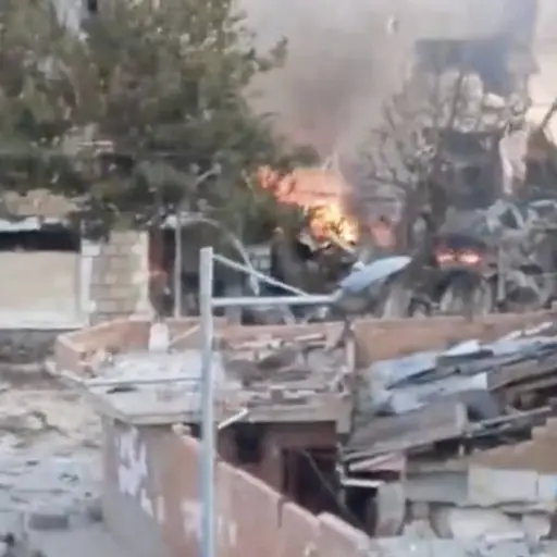 Así fue la doble explosión que sembró el caos en un cuartel militar de Bolivia. ,Captura de pantalla video de X.