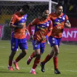 Xelajú se lleva el derbi del occidente tras gran actuación de Yair Jaén  t