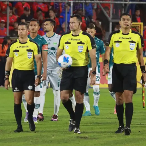 Mario Escobar, árbitro de Guatemala 