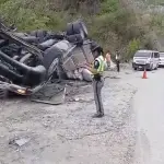 Tráiler volcado en Km. 70 de ruta al Atlántico. ,Provial