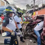 Accidente mortal queda grabado por cámara de seguridad en San Juan Sacatepéquez. ,Bomberos Voluntarios, San Juan Sacatepéquez