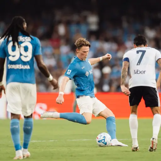 Scott McTominay se someterá a una intervención para corregir una arritmia - SSC Napoli
