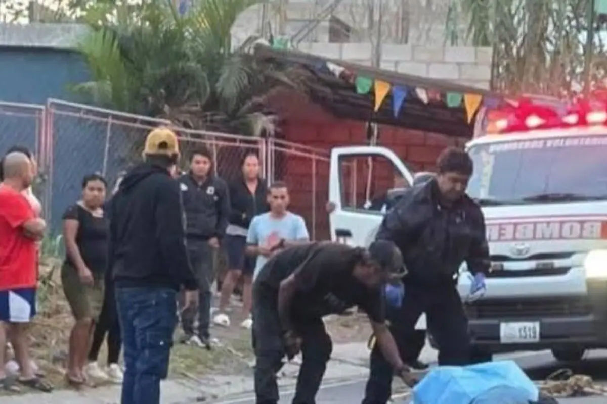 Un motorista falleció tras un accidente en Amatitlán el 1 de septiembre de 2026., Bomberos Voluntarios