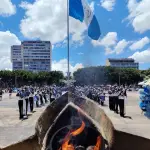 Encendido del fuego patrio en la plaza de la Constitución, el martes 1 de septiembre de 2026. ,Omar Solís/Emisoras Unidas