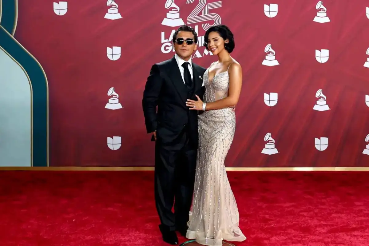 Nodal y Ángela Aguilar, Univisión