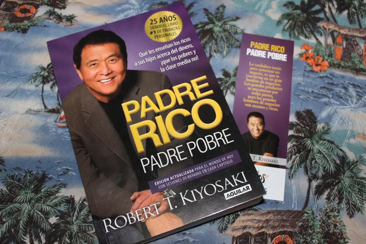 Robert Kiyosaki, autor de “Padre rico, padre pobre”, acumula deuda inmobiliaria de US,200 millones., Redes sociales.