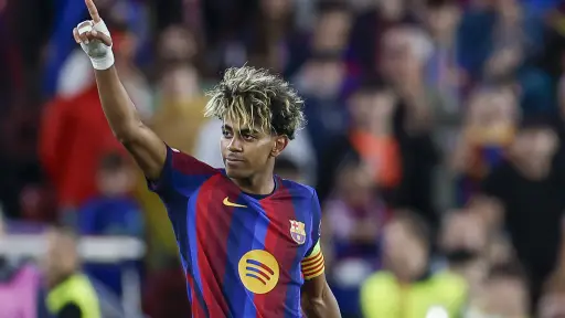 Hansi Flick tras triunfo ante Feyenoord: Lamine Yamal merece el Balón de Oro