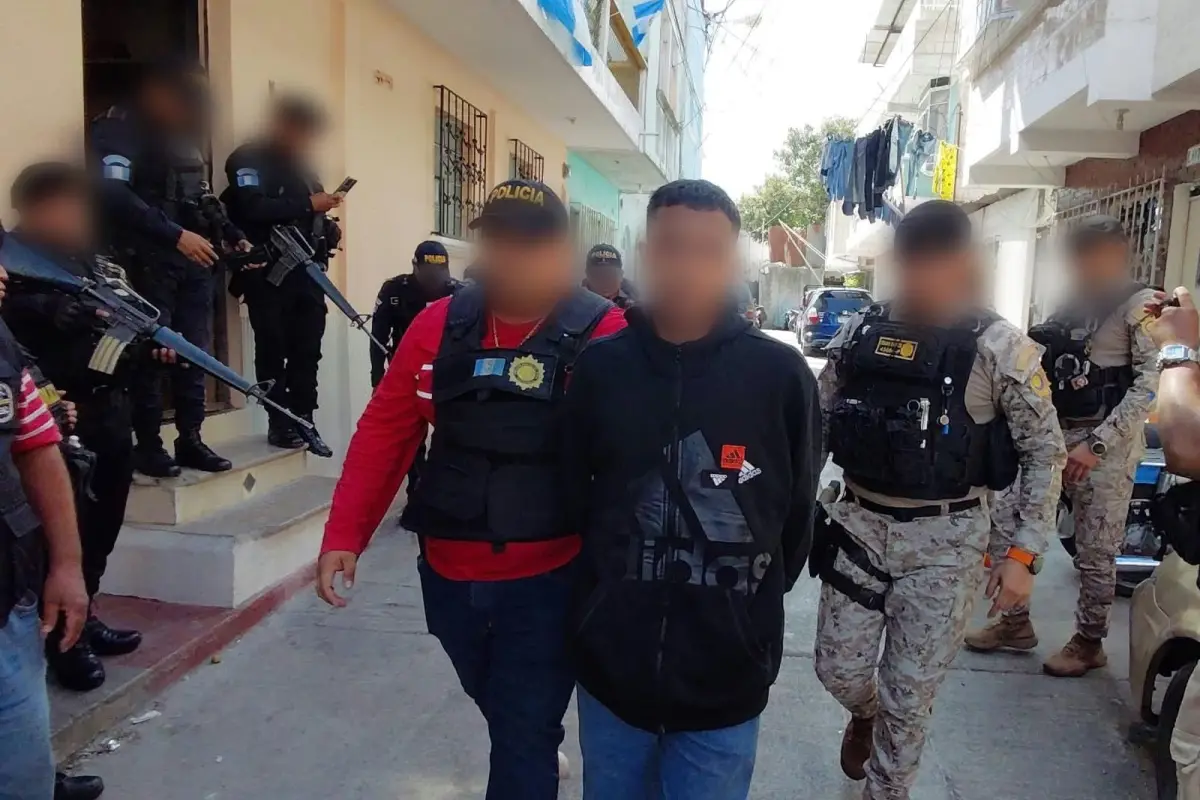 Los detenidos estarían vinculados con al menos 17 crímenes., PNC