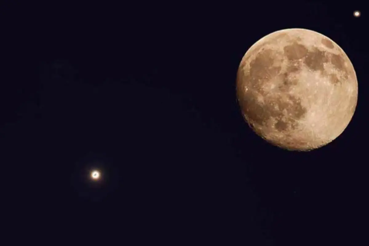 Luna llena y Saturno se encontrarán esta noche., Redes sociales. 