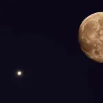 Luna llena y Saturno se encontrarán esta noche. ,Redes sociales. 