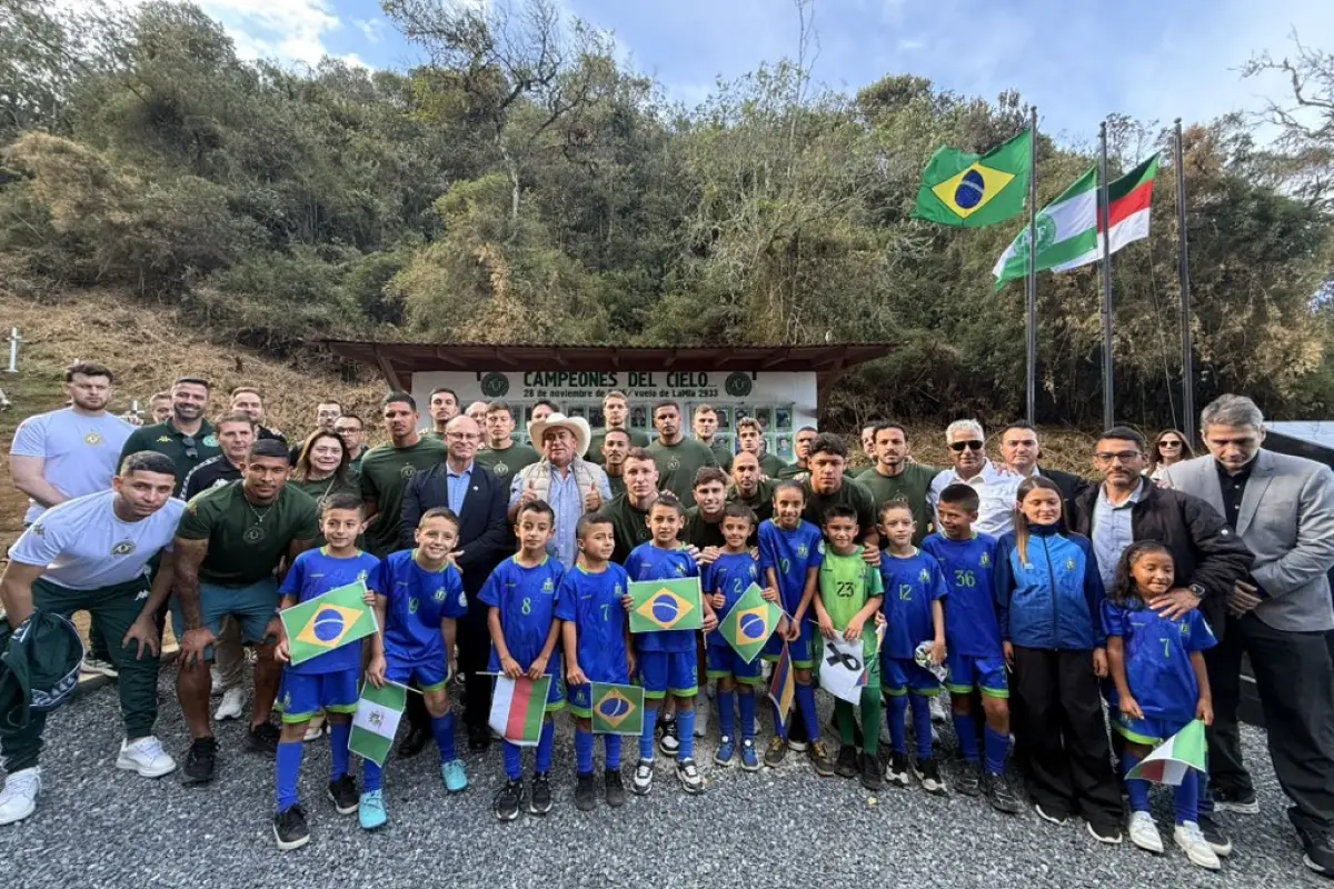 Chapecoense homenajeó a las víctimas del accidente aéreo de 2016 - Chapecoenese