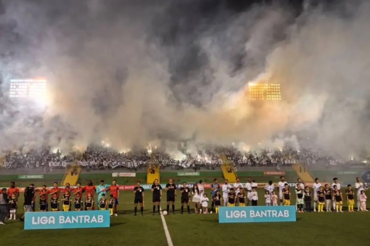 Imagen del último clásico del futbol guatemalteco en torneo cortos