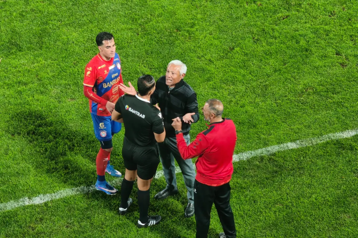 Roberto Hernández, técnico de Xelajú MC - Willber Colloy