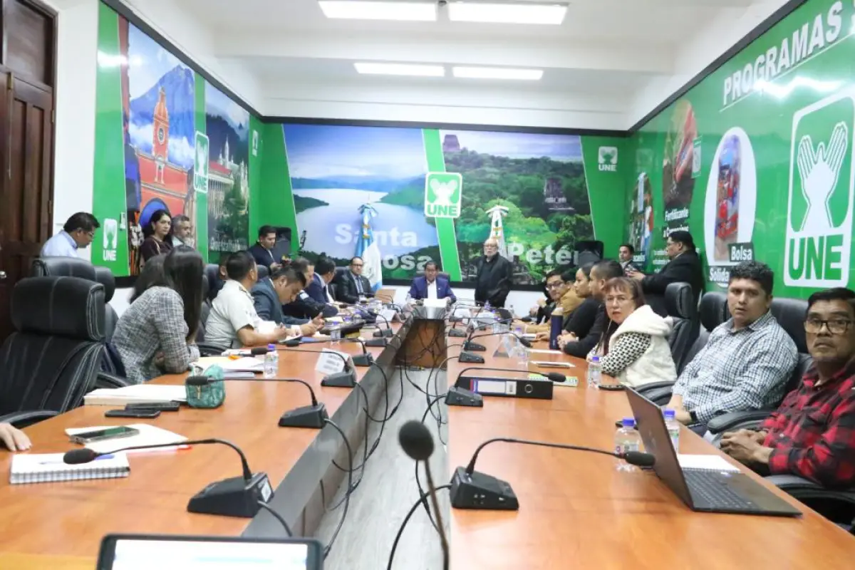 El tema de robo de leche se trató en una citación en el Organismo Legislativo. , Congreso de la República.