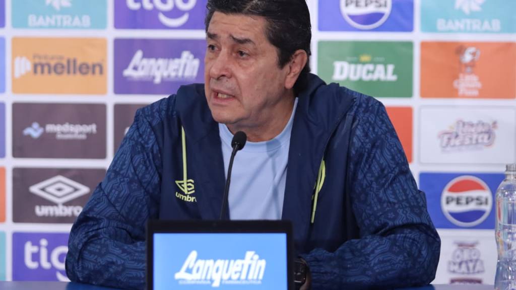Conferencia de prensa de Luis Fernando Tena | Alex Meoño 