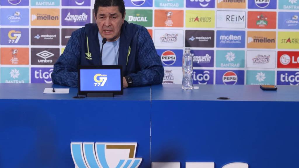 Conferencia de prensa de Luis Fernando Tena | Alex Meoño 