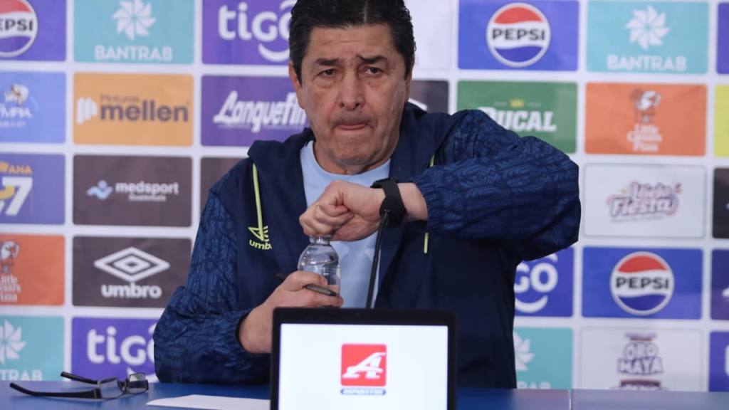 Conferencia de prensa de Luis Fernando Tena | Alex Meoño 