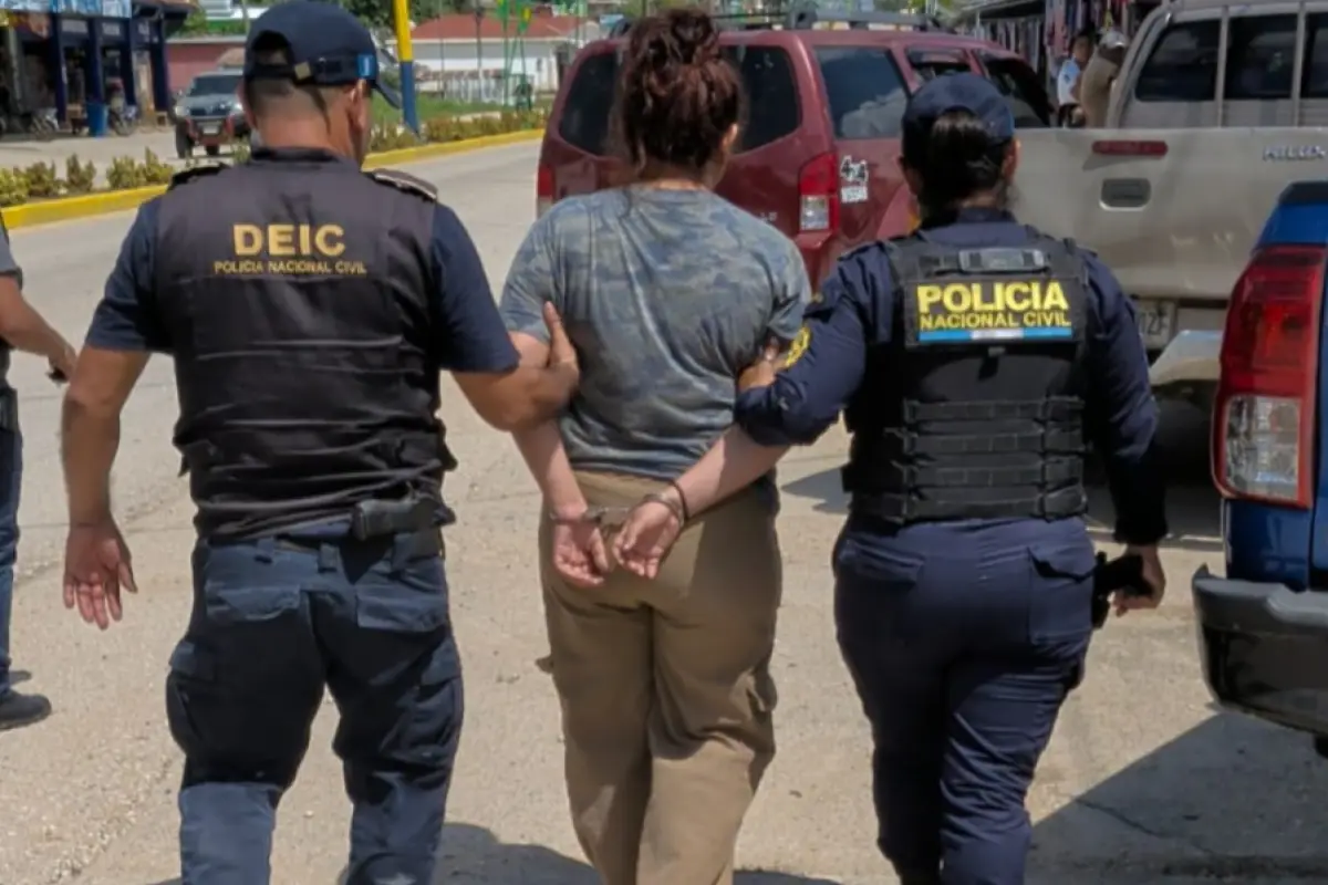 La mujer detenida estaba dentro de la habitación donde se encontraba el fallecido., PNC de Guatemala.
