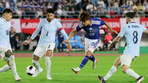 Uruguay pierde ante Japón en el debut de Diego Forlán como técnico