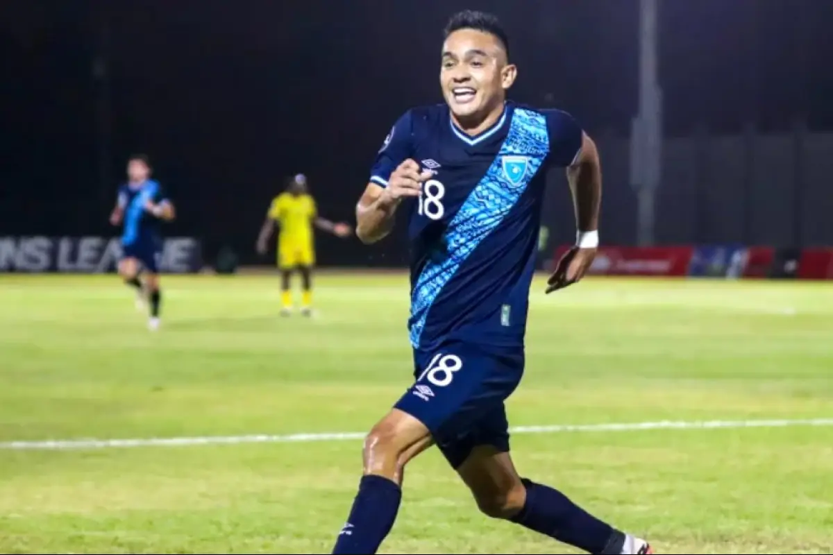 Óscar Santis, Selección Nacional de Guatemala 