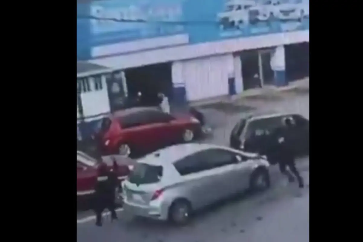 Momento en que PNC ataca a sicarios, Captura de video