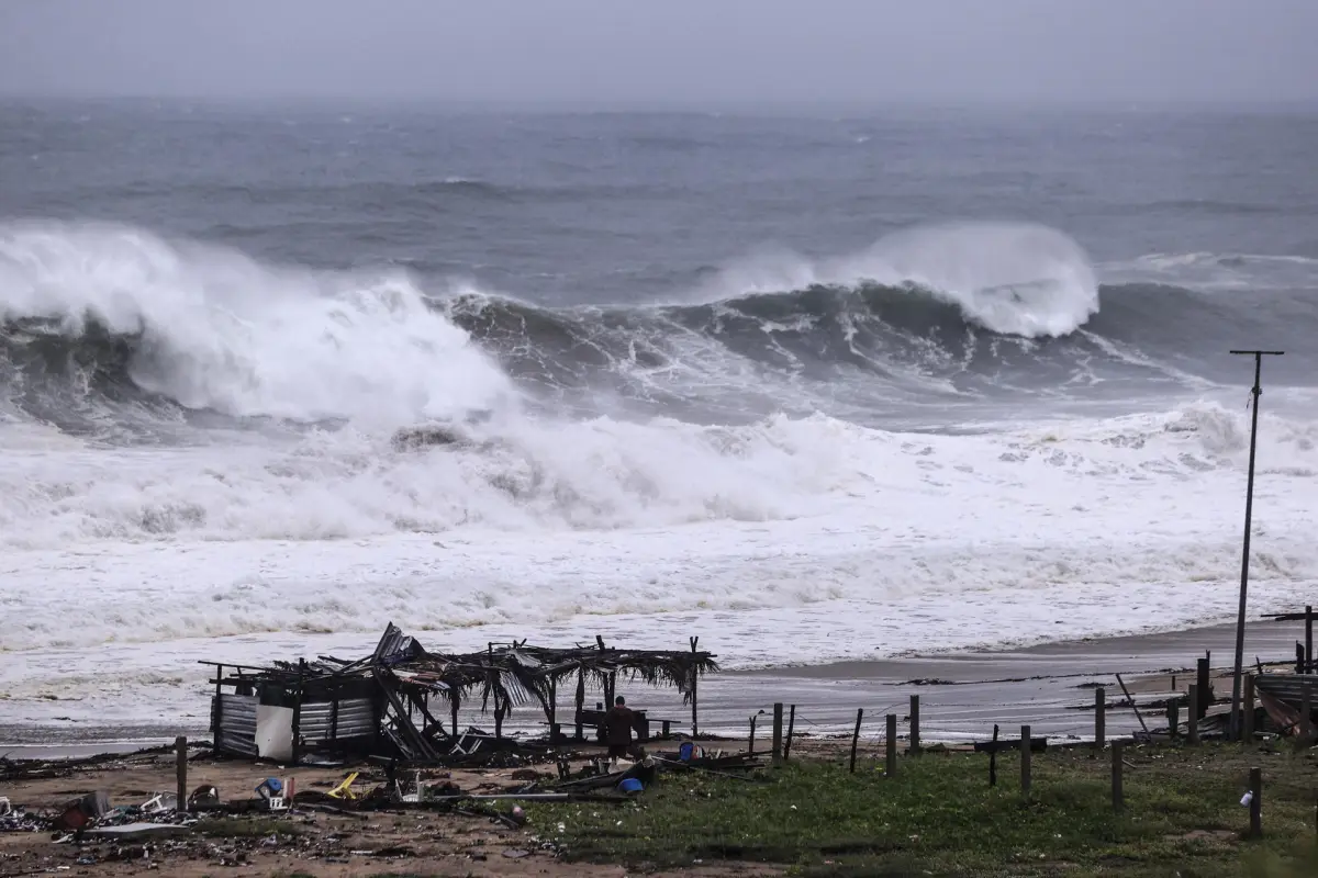 Huracán Polo alcanza categoría 5 y desata alerta por intensas lluvias en la costa del Pacífico mexicano, EFE