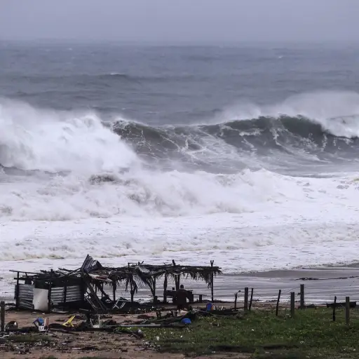 Huracán Polo alcanza categoría 5 y desata alerta por intensas lluvias en la costa del Pacífico mexicano ,EFE