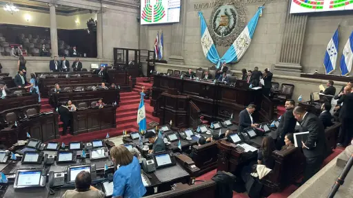El Congreso aprobó el Decreto 22-2026, Ley de exención tributaria temporal de emergencia al consumidor de combustibles. ,Foto Dayana Rashon