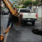 Trabajos en el área donde ocurrió el hundimiento en la colonia Pablo VI, zona 7 de Mixco. ,Municipalidad de Mixco