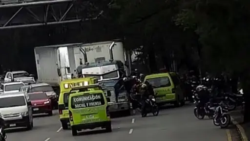 Disparos e incidente vial dejan un fallecido y un herido en zona 11; tránsito afectado
