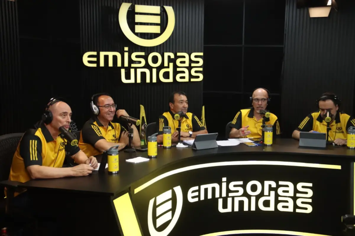 Las voces de El Mejor Equipo durante la cobertura del Universo Futbol 