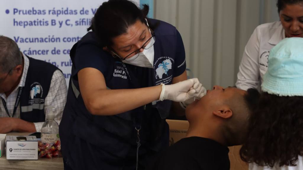 Celebran Feria de la Salud enfocada en la prevención del Cáncer | Alex Meoño